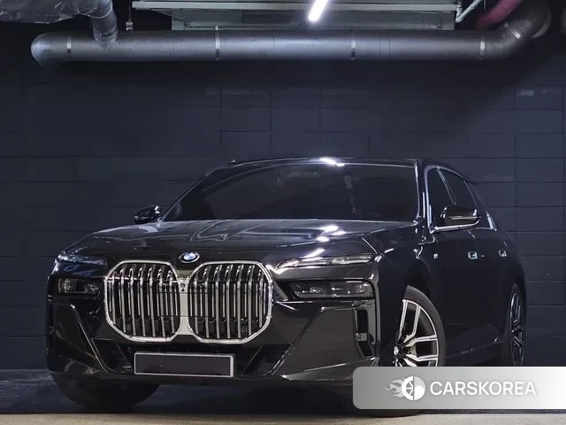 BMW 7 Series (G70) 2024 Черный из Кореи