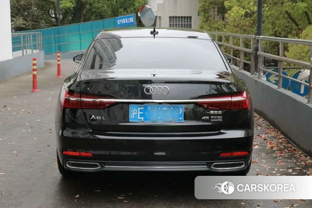 Audi A6L 2021 Черный из Китая