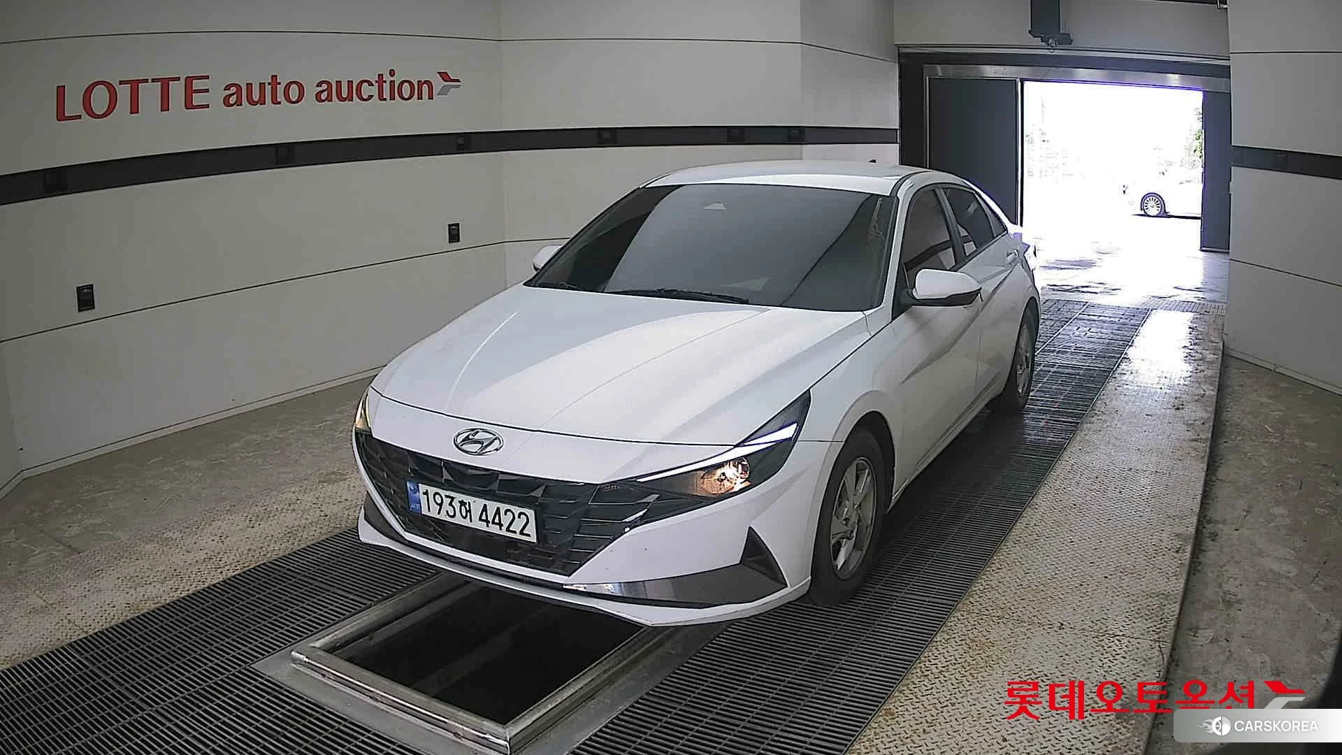 Hyundai Avante 2023 Polar White из Кореи