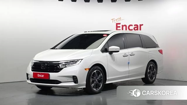 Honda Odyssey 2021 Белый из Кореи
