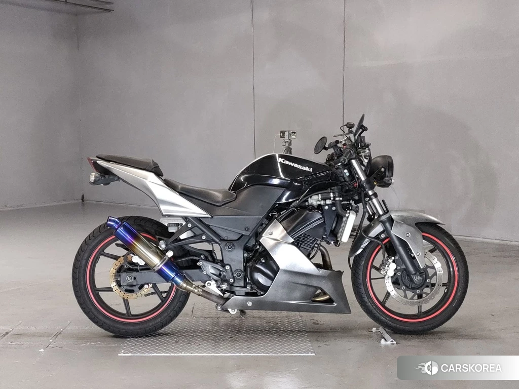 Проданный Kawasaki NINJA 250R id 4147924 из Японии