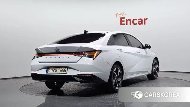 Hyundai Avante (CN7) 2021 Белый из Кореи