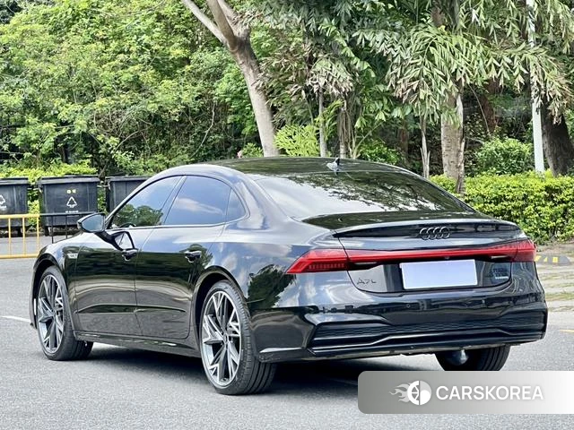 Audi A7L 2022 Черный из Китая