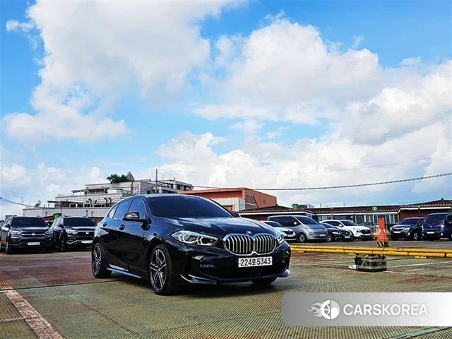 BMW 1 Series (F40) 2023 Черный из Кореи