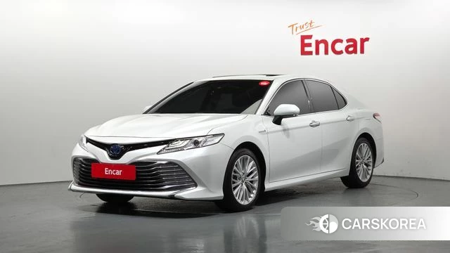 Toyota Camry (XV70) 2019 Белый из Кореи