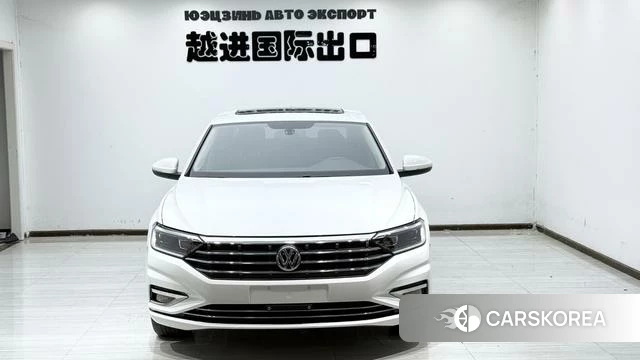 Volkswagen Sagitar 2022 Белый из Китая