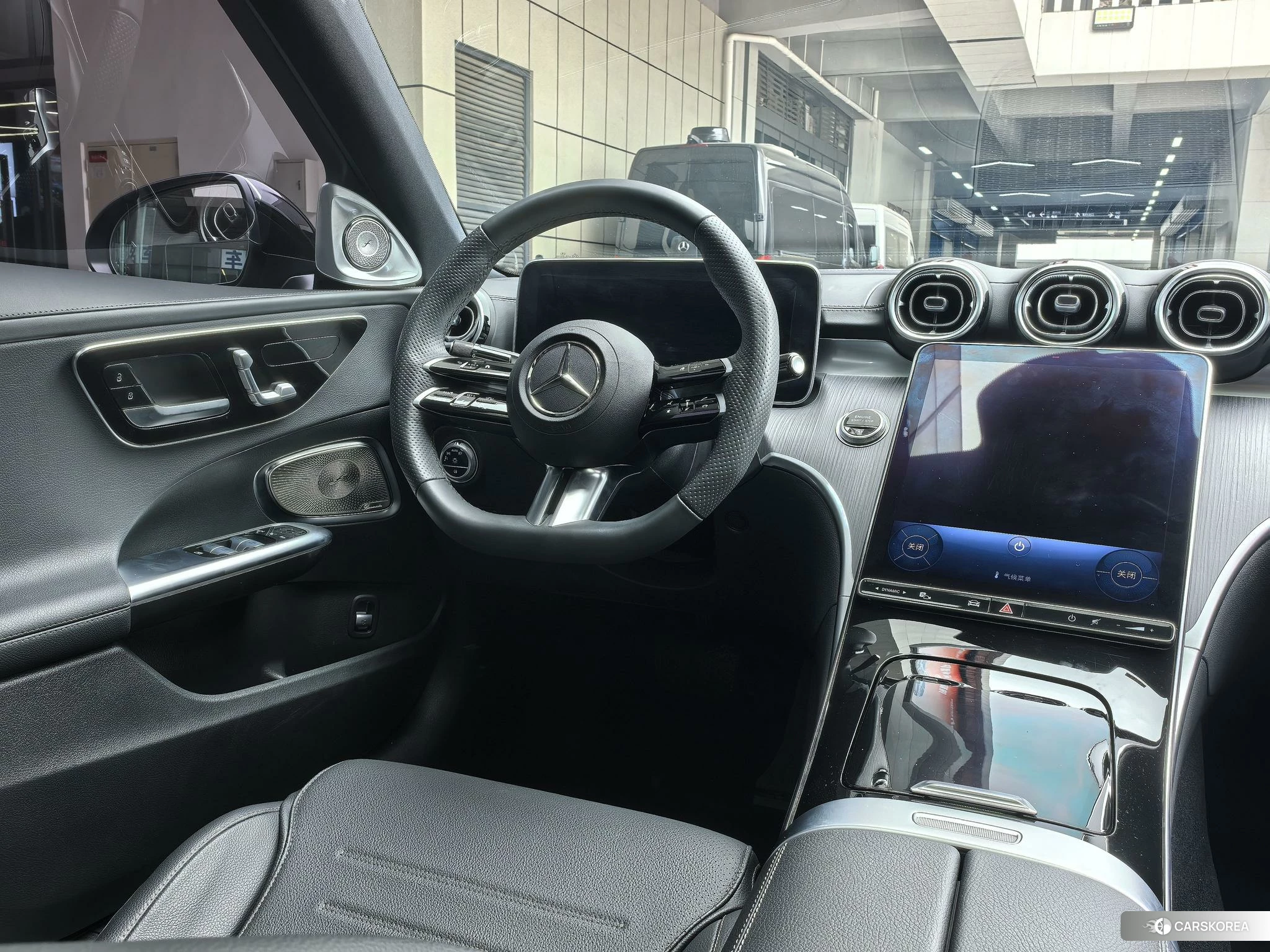 Mercedes-Benz Class C 2023 Зеленый из Китая