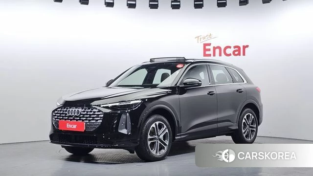 Audi Q5 (80A) 2025 Черный из Кореи