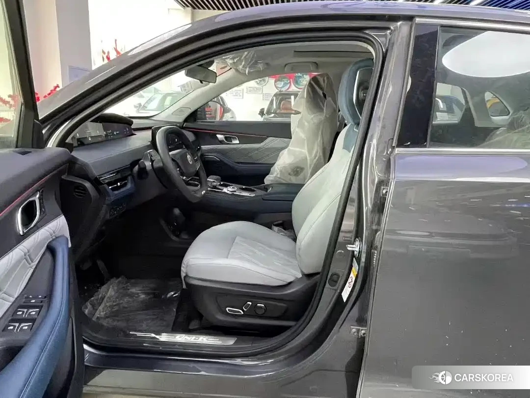 Chang'an Changan UNI-K Smart iDD 2022 Silver/gray из Китая