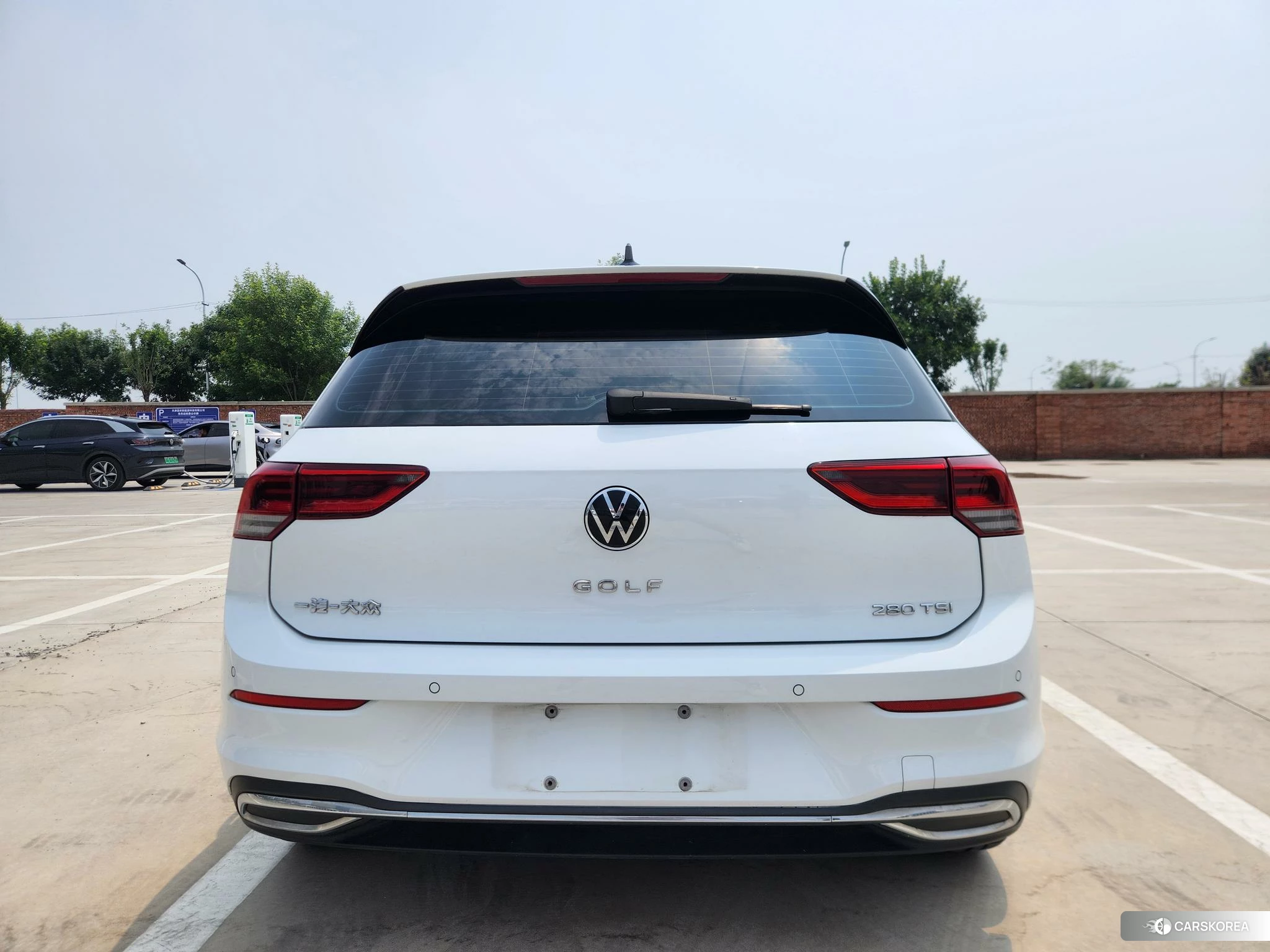Volkswagen Golf 2022 Белый из Китая