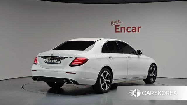 Mercedes-Benz E-Class W213 2020 Белый из Кореи