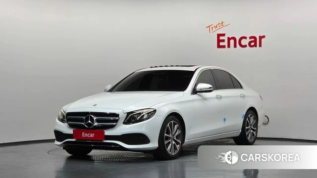 Mercedes-Benz E-Class W213 2018 Белый из Кореи