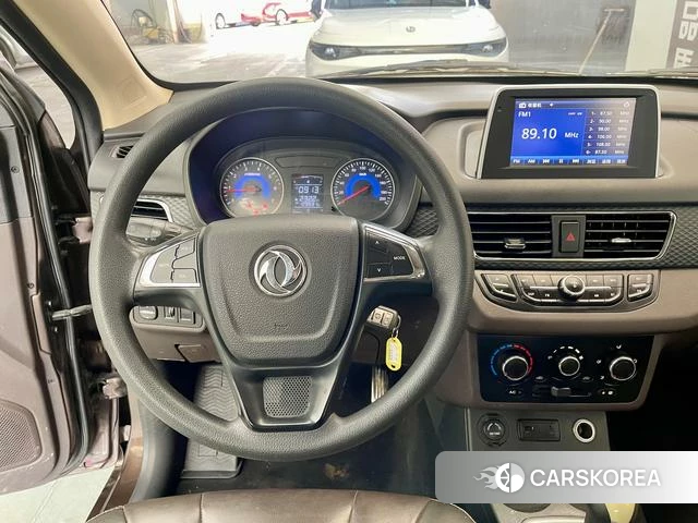 Dongfeng Scenery Scenery 330 2018 Коричневый из Китая