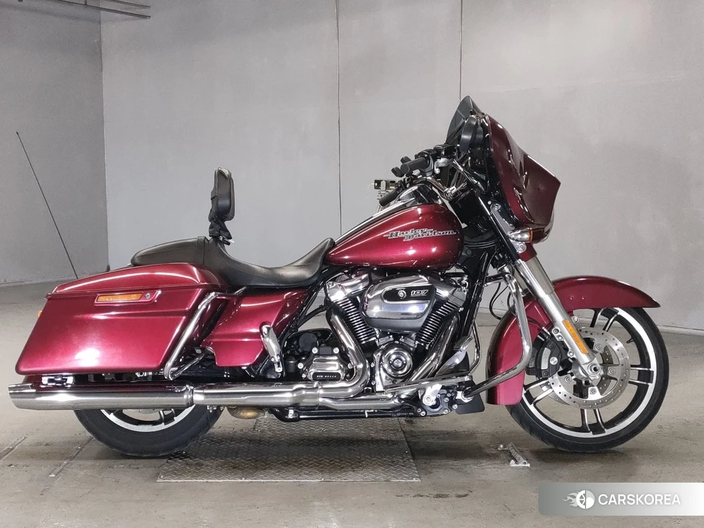 Проданный Harley-Davidson Street Glide FLHXS1750 2017 из Японии