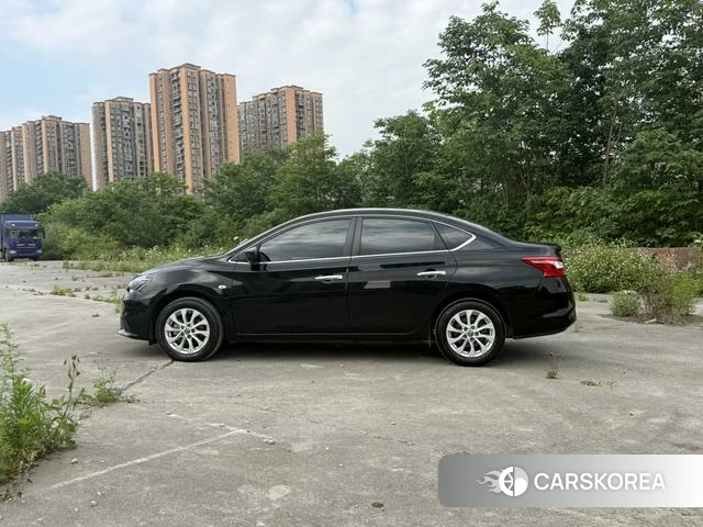 Nissan Xuan Yi 2023 Черный из Китая