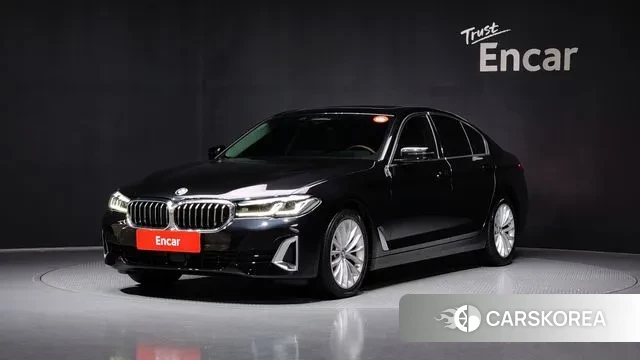 BMW 5 Series (G30) 2023 Черный из Кореи