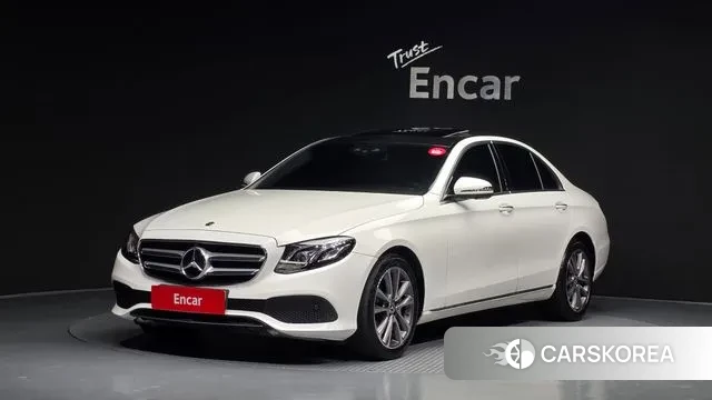 Mercedes-Benz E-Class W213 2018 Белый из Кореи