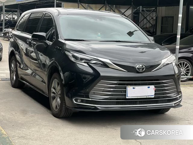 Toyota Saina 2024 Черный из Китая