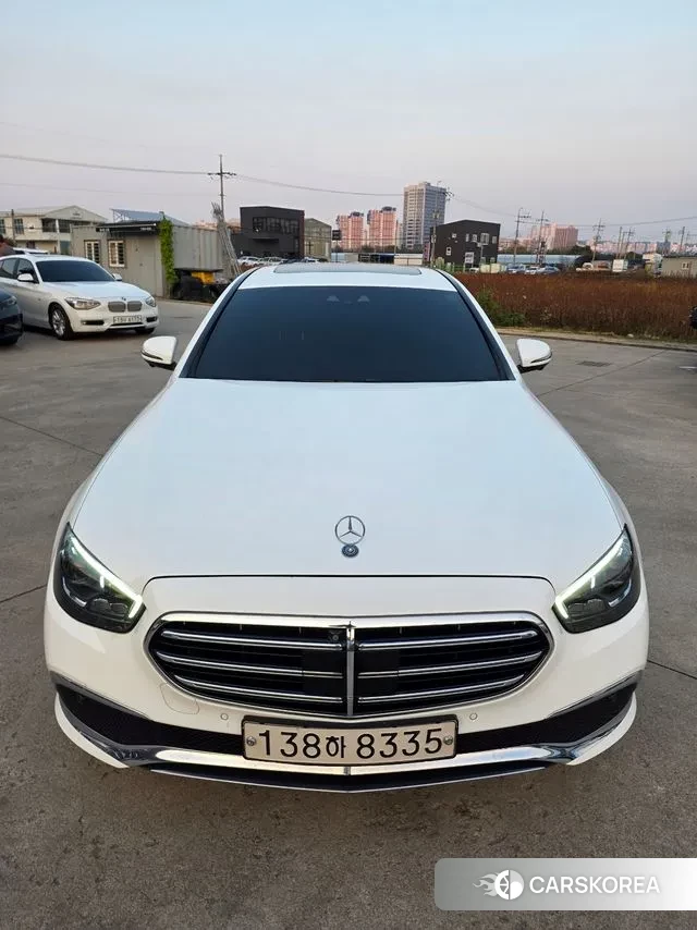 Mercedes-Benz E-Class W213 2022 Белый из Кореи
