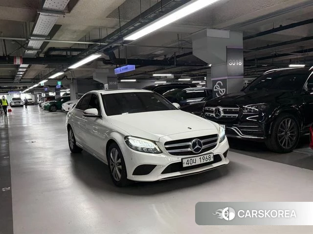 Mercedes-Benz C-Class W205 2019 Белый из Кореи
