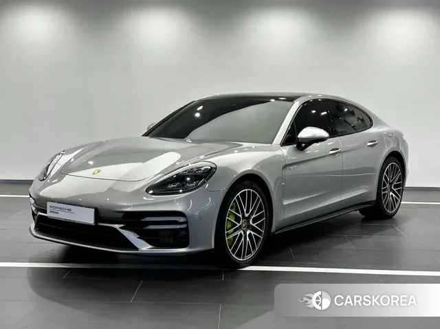 Porsche Panamera (971) 2022 Серебряный из Кореи