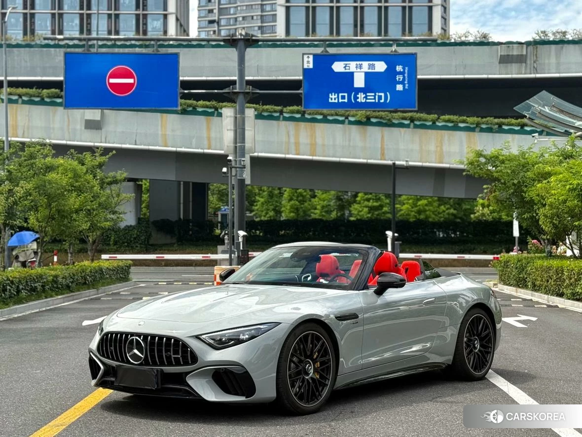 Mercedes-Benz SL-class AMG 2023 Серебристо-серый из Китая