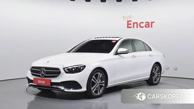 Mercedes-Benz E-Class W213 2022 Белый из Кореи