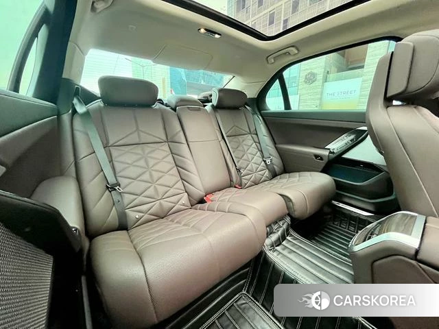 BMW 7 series 2023 Черный из Китая