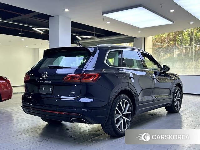 Volkswagen Touareg 2021 Черный из Китая