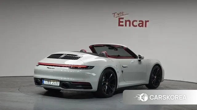 Porsche 911(992) 2024 Серебристо-серый из Кореи