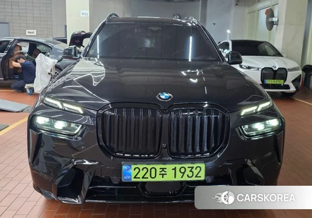BMW X7 (G07) 2025 Черный из Кореи