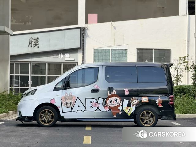 Nissan NV200 2018 Белый из Китая