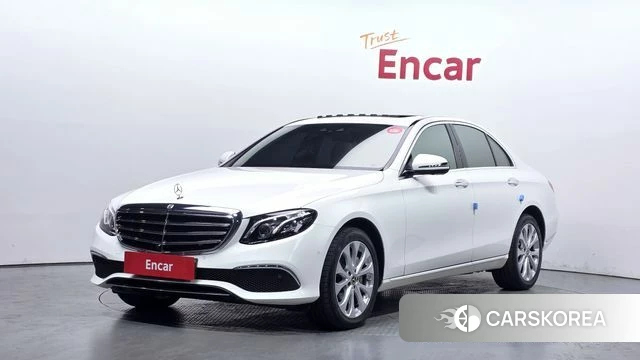 Mercedes-Benz E-Class W213 2018 Белый из Кореи