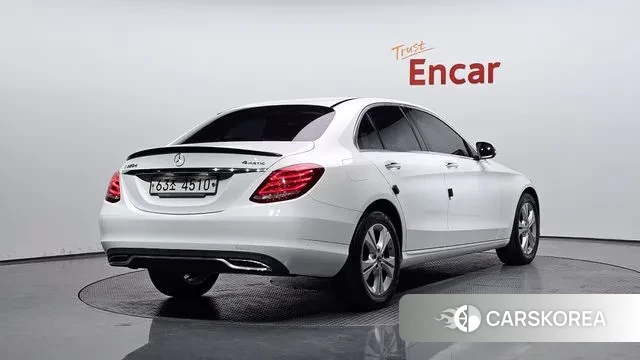 Mercedes-Benz C-Class W205 2018 Белый из Кореи