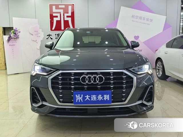 Audi Q3 2023 Темно-серый из Китая
