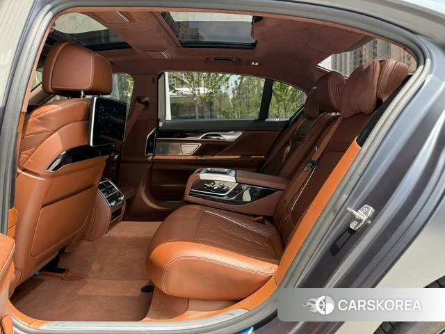 BMW 7 series 2020 Темно-серый из Китая