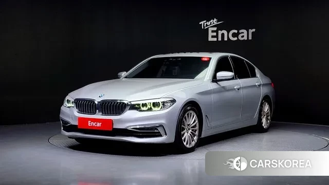 BMW 5 Series (G30) 2019 Серебристо-серый из Кореи
