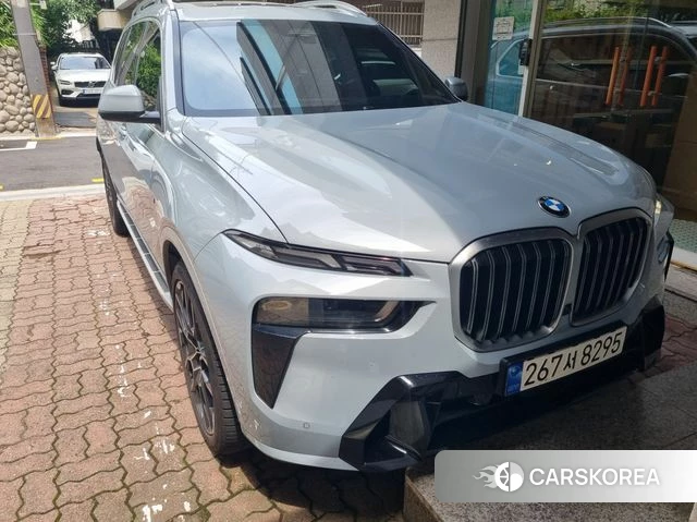 BMW X7 (G07) 2023 Серебристо-серый из Кореи
