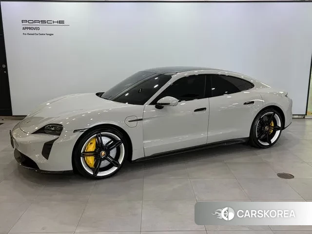 Porsche Taycan 2024 Жемчужный цвет из Кореи