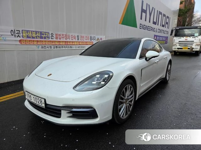 Porsche Panamera (971) 2018 Белый из Кореи