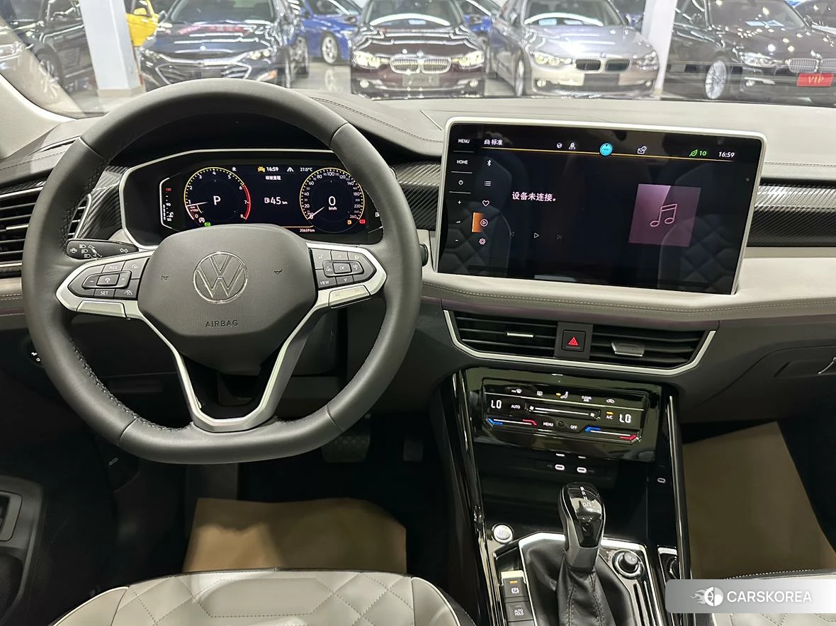 Volkswagen Tanyue 2023 Темно-серый из Китая