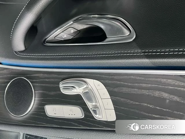 Mercedes-Benz E-class 2019 Синий из Китая