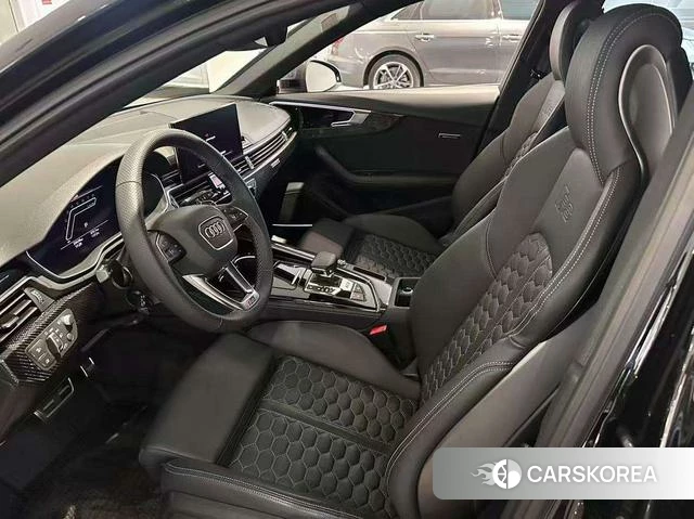 Audi RS 4 2023 Черный из Китая