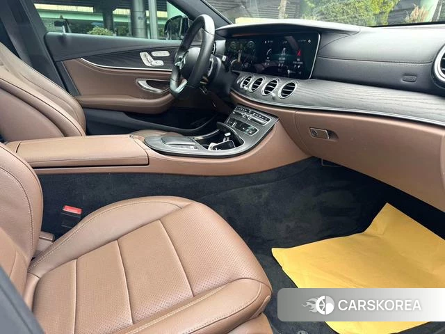 Mercedes-Benz E-class 2021 Черный из Китая