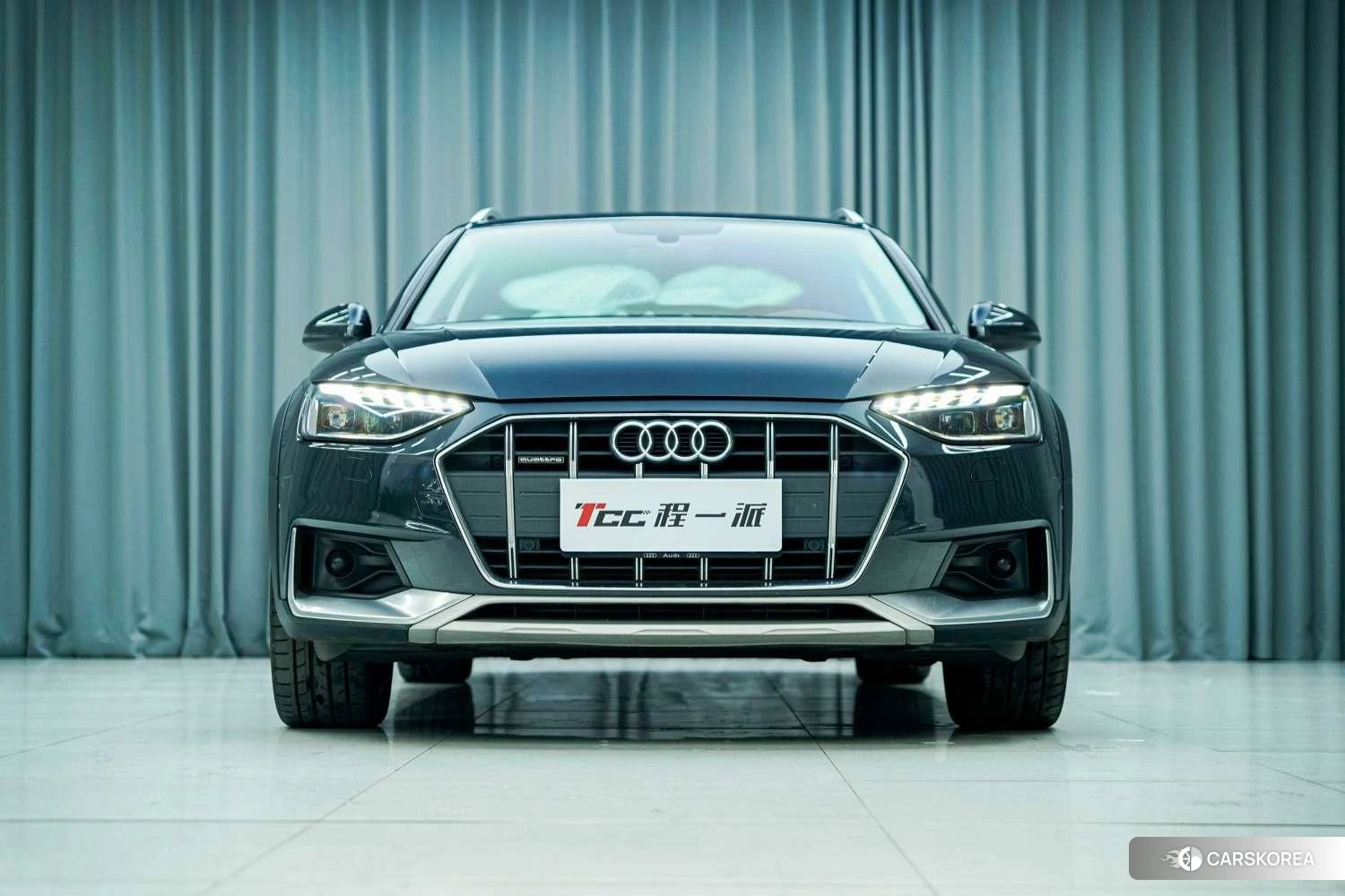 Audi A4 (import) 2020 Темно-серый из Китая