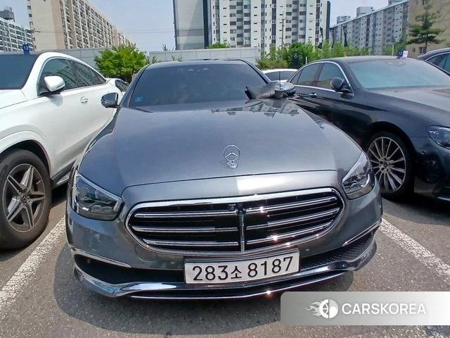Mercedes-Benz E-Class W213 2023 Серый из Кореи