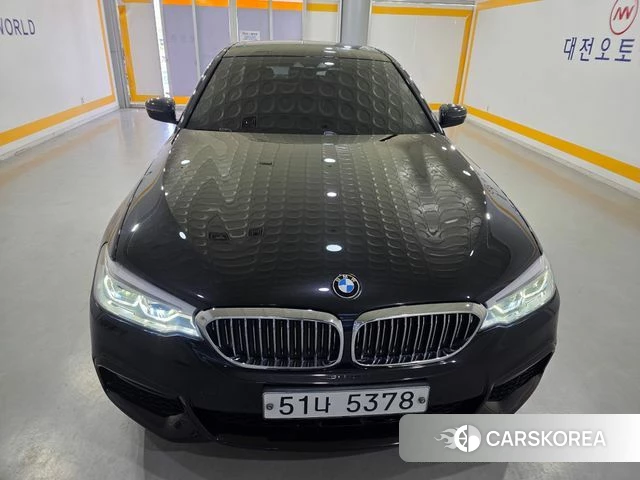 BMW 5 Series (G30) 2018 Черный из Кореи