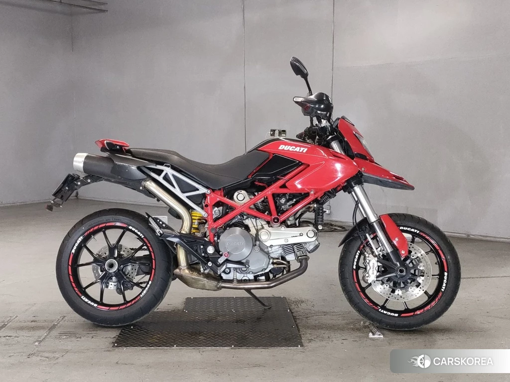 Проданный Ducati HYPERMOTARD 796 2010 из Японии, фото 2