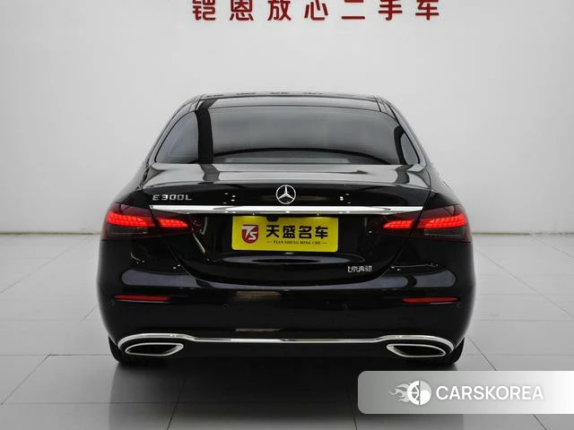 Mercedes-Benz E-class 2023 Черный из Китая