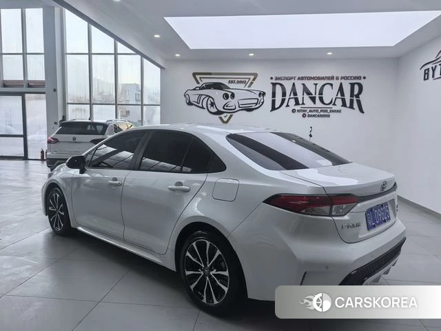 Toyota Lei Ling 2021 Белый из Китая